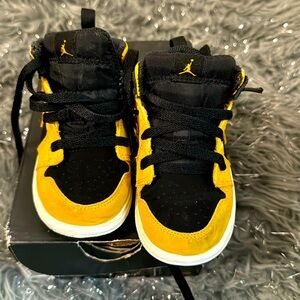 Jordan 1 mid black and yellow